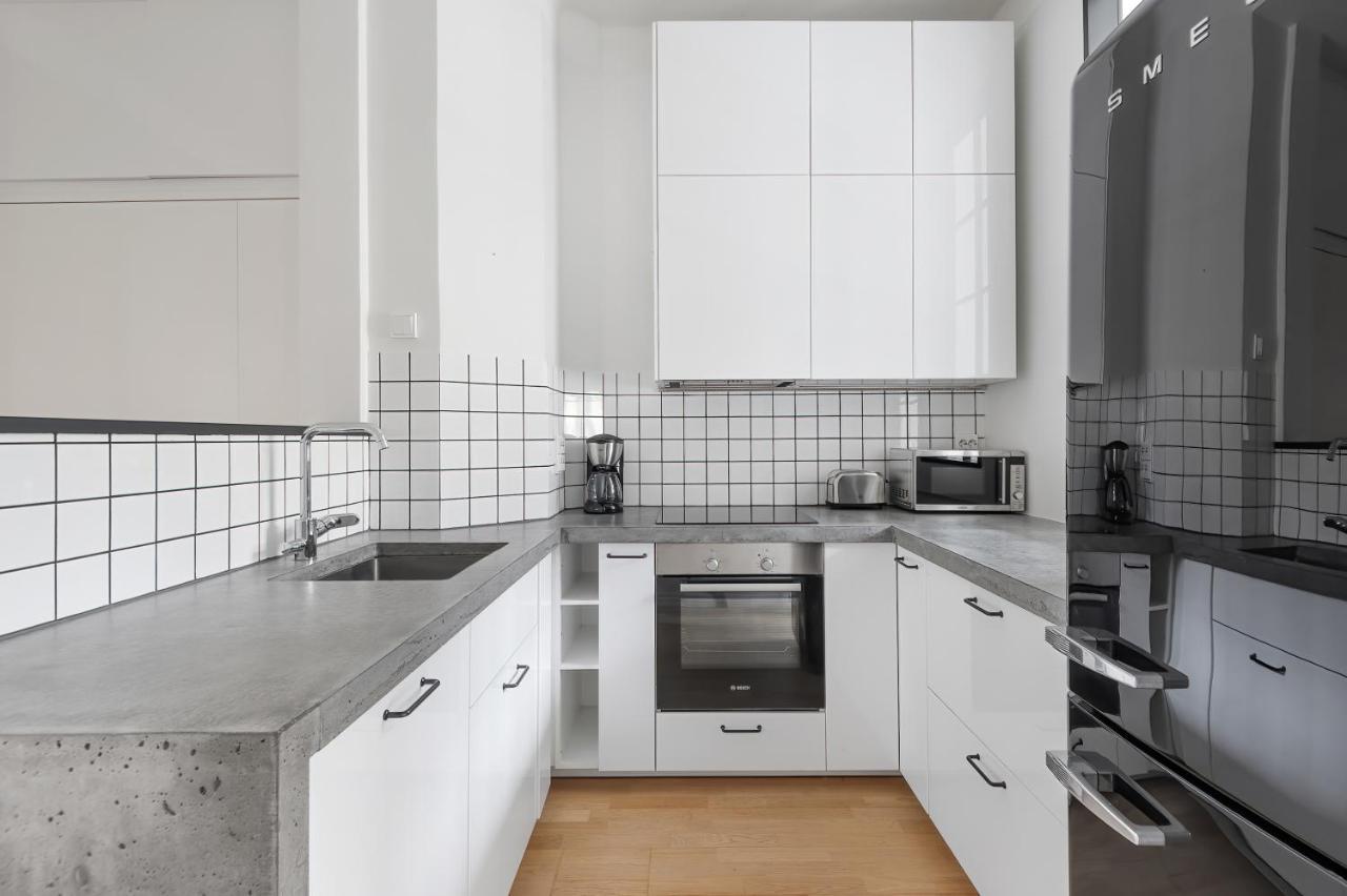 Wehost Fabulous 2Br In Prestigious Punavuori @Iso Roobertinkatu 26 Helsinki Zewnętrze zdjęcie